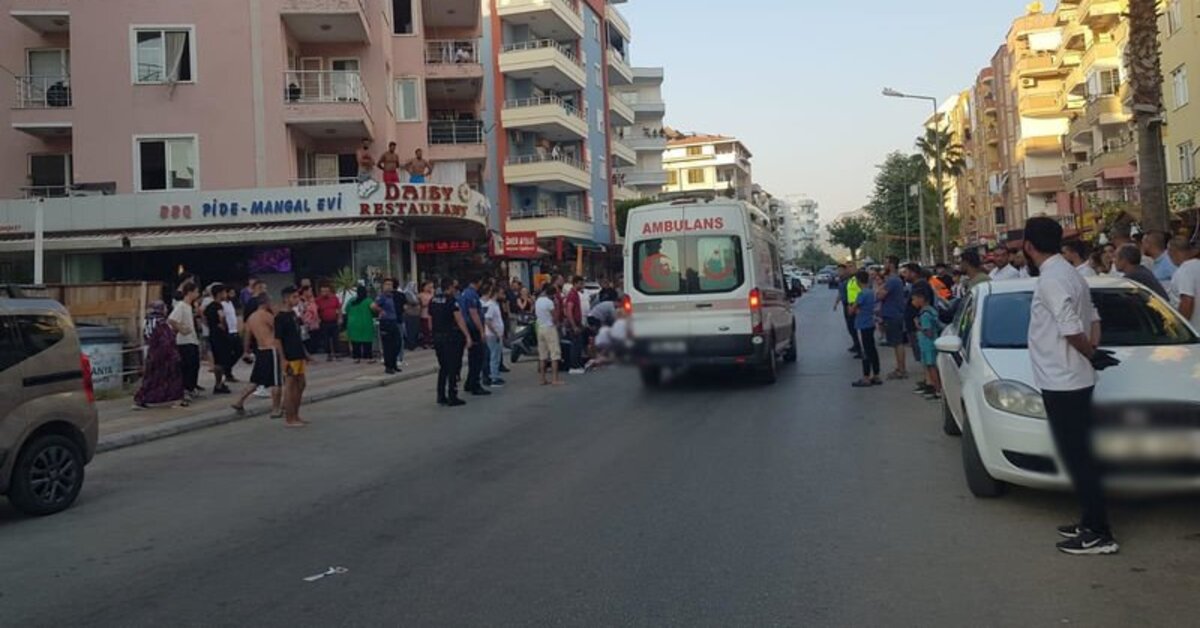 Alanya'da baba ve oğuldan bıçaklı saldırı: 1 ölü, 2 yaralı | Son dakika haberleri