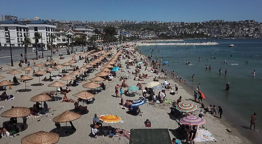 Büyükçekmece ve Menekşe Plajı’nda yoğunluk! Cankurtaranlar hazır bekledi