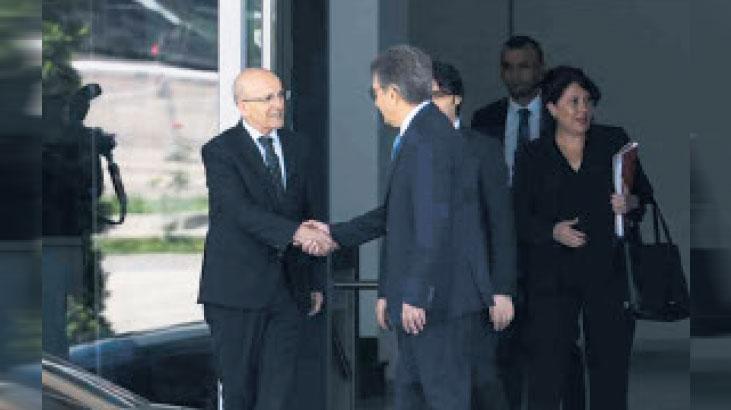 ‘CHP heyeti açıklamalarında tribünlere oynadı’