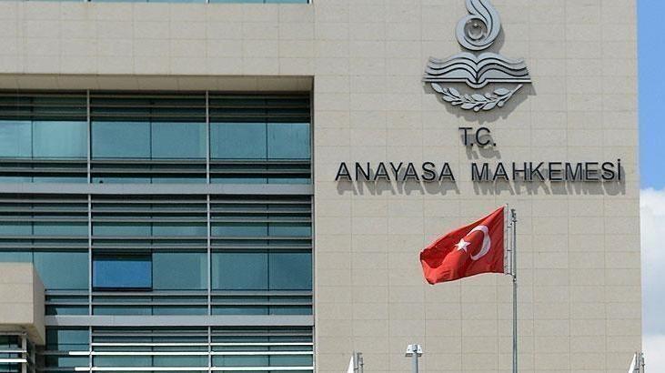 Emekliler vakıfta çalışamayacak