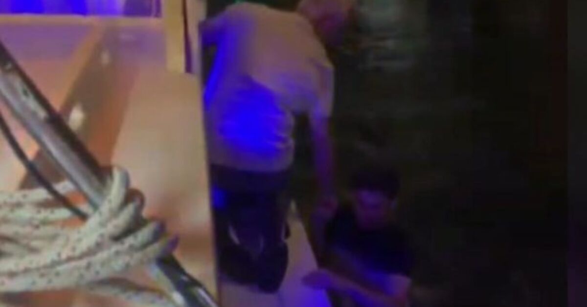 Haliç Metro Köprüsü'nden denize düşen gencin kurtarılma anı kamerada | Son dakika haberleri