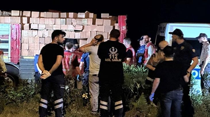 Polis bile şoke oldu! Tuğla yüklü TIR’ın gizli bölmelerinden 30 kaçak göçmen çıktı