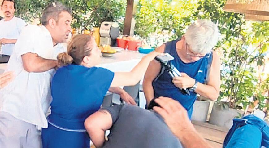 Sahile erişimden sonra eylemi de engellediler!