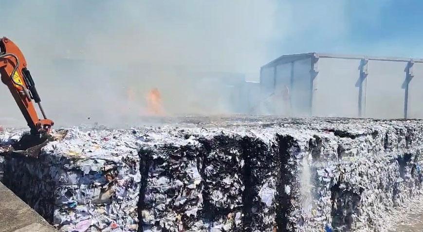 Zonguldak’ta yangın paniği! Kağıt fabrikasındaki karton ve kağıtlar yandı