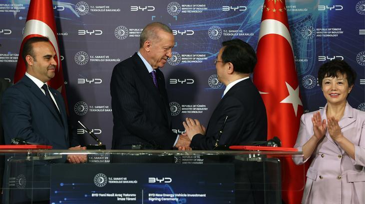 1 milyar dolarlık imza! Dünyanın en büyük elektrikli araç üreticisi BYD Türkiye’ye geliyor