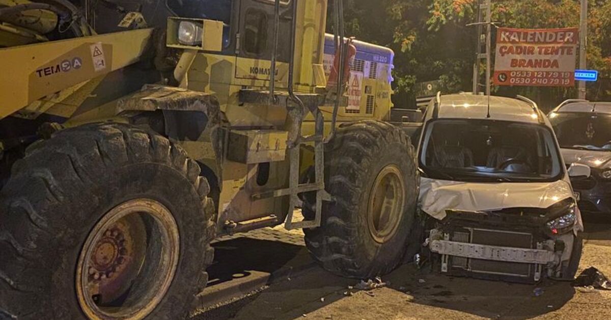 Ankara'da TIR'dan düşen iş makinesi ortalığı savaş alanına çevirdi | Son dakika haberleri