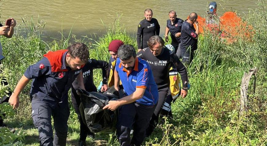 Arkadaşları ile girdiği Sakarya Nehri’nden cesedi çıktı