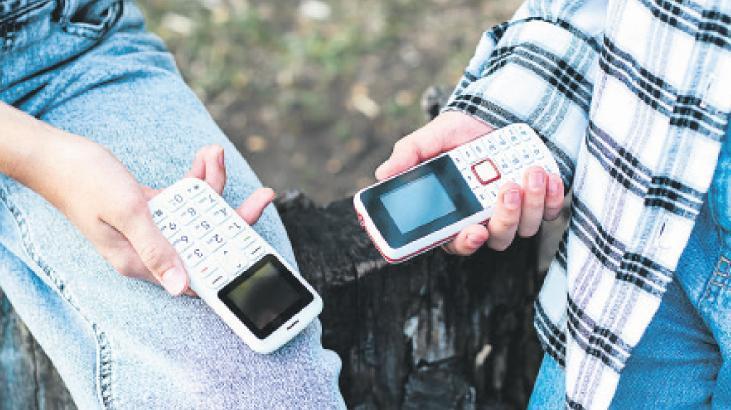 Bağımlılığa karşı ‘akılsız’ telefon akını