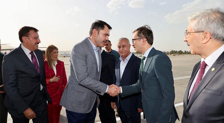 Bakan Kurum Malatya’da! ‘Asrın felaketinin açtığı tüm yaraları saracağız’