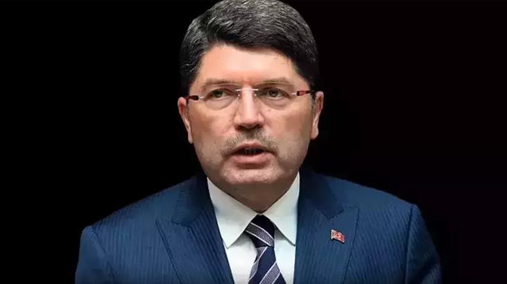Bakan Tunç duyurdu! Türk bayrağına saldırı görüntüleriyle ilgili soruşturma başlatıldı
