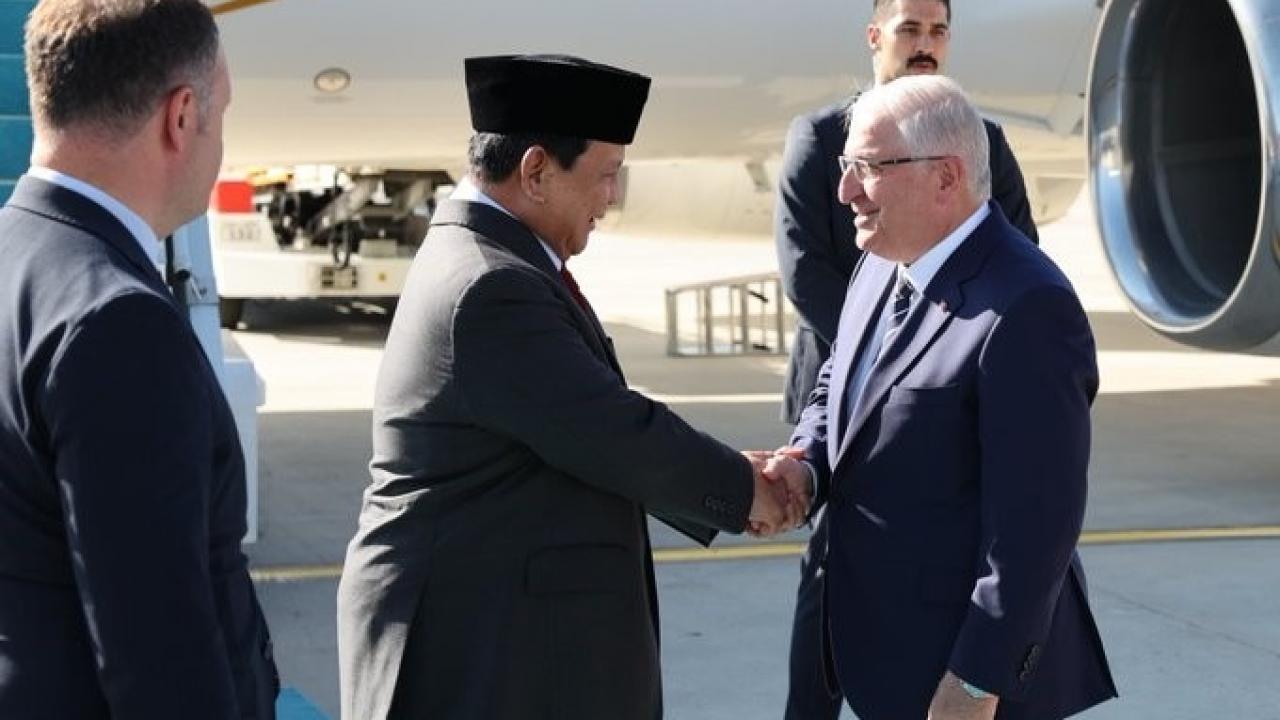 Endonezya’nın yeni Devlet Başkanı Ankara’da! Bakan Güler karşıladı