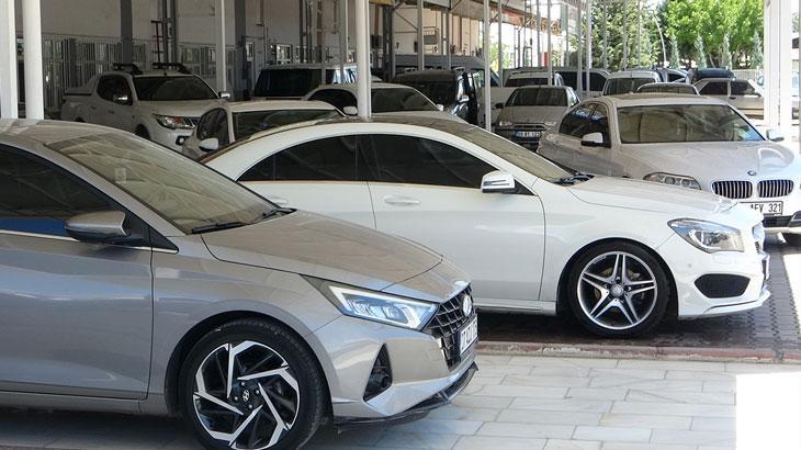 İkinci el araç piyasası durgun: Fiyat düşüşlerine rağmen yine müşteri bulamıyoruz