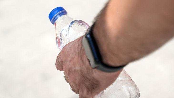 İstanbul’da yarım litrelik pet şişe suyun fiyatı 10 lira oldu
