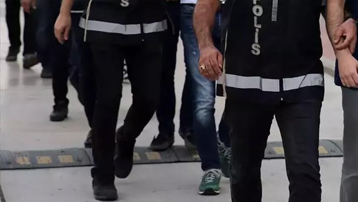 İzmir’de operasyon: Gümrükte 77 gözaltı
