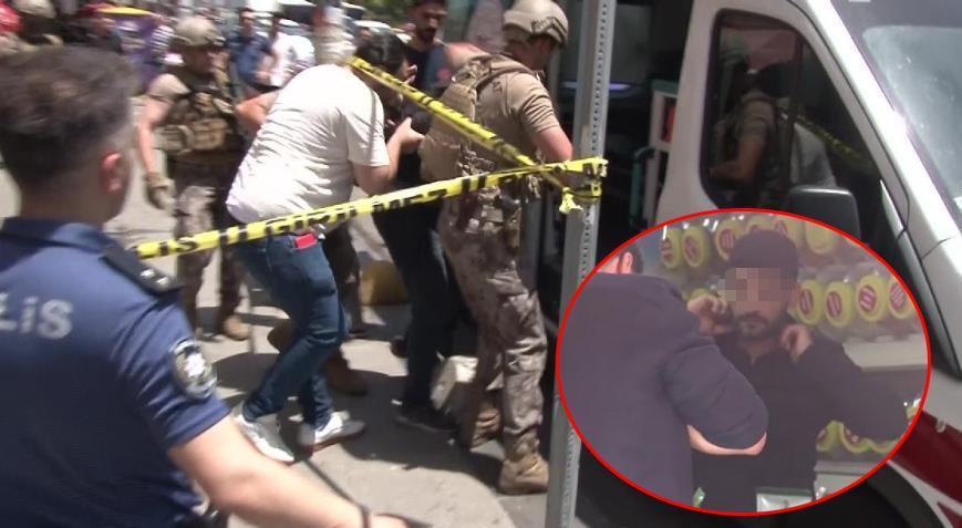 Kadıköy’de rehine krizi! Kuruyemişçiyi rehin aldı, cam parçasını boğazına dayadı