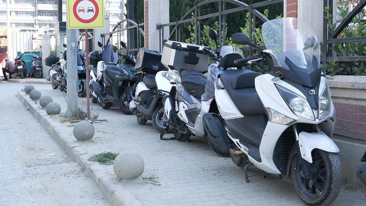 Otopark zammına tepki! Kaldırımları işgal ettiler