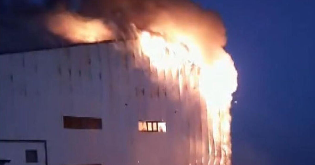 Silivri'de fabrika yangını | Son dakika haberleri