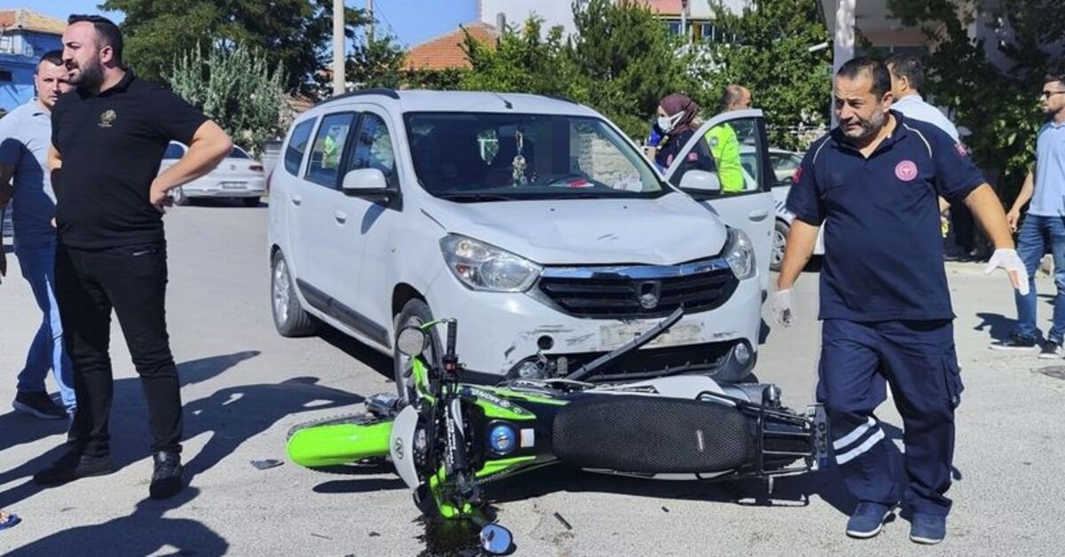 Sivas'ta hafif ticari araçla motosikletin çarpıştığı kazada 3 kişi yaralandı – Güncel haberler