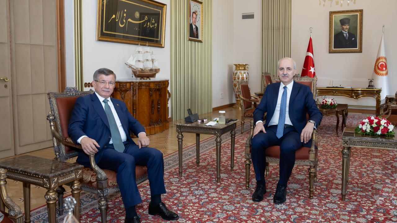 TBMM Başkanı Kurtulmuş Davutoğlu ile görüştü