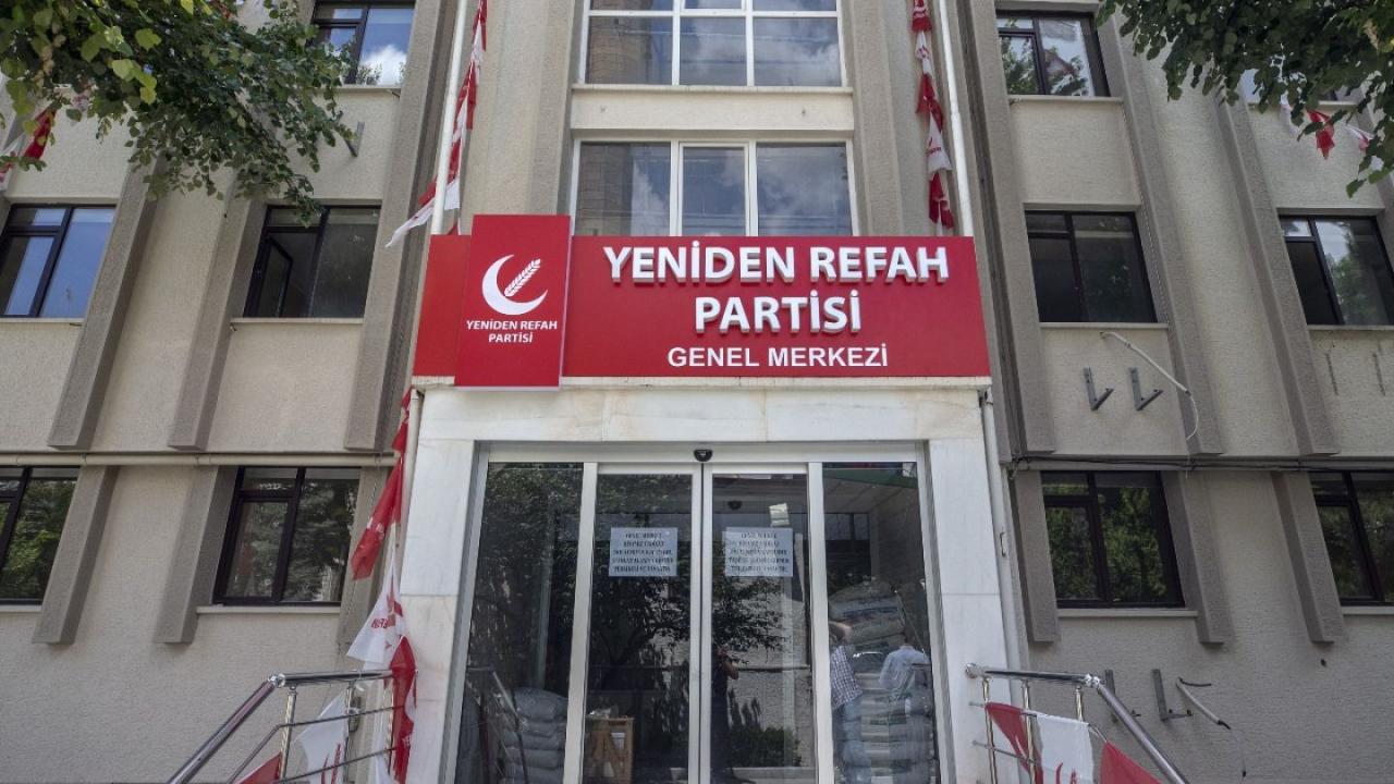 Yeniden Refah Partisi’nde bir istifa daha!