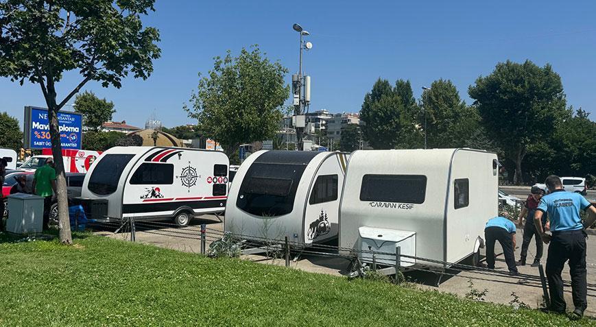 Yer: Maltepe Sahili! Tüm karavanlar belediye ekiplerince kaldırıldı