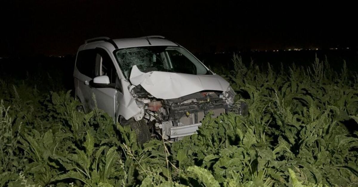 Aksaray'da hafif ticari araç motosiklete çarptı: 1 ölü, 3 yaralı | Son dakika haberleri