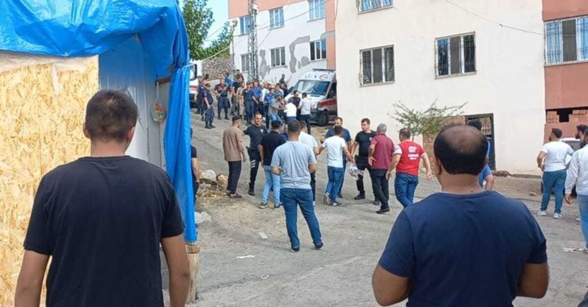 Komşuların 'tadilat' kavgasında ortalık savaş alanına döndü! Çok sayıda kişi yaralandı | Son dakika haberleri