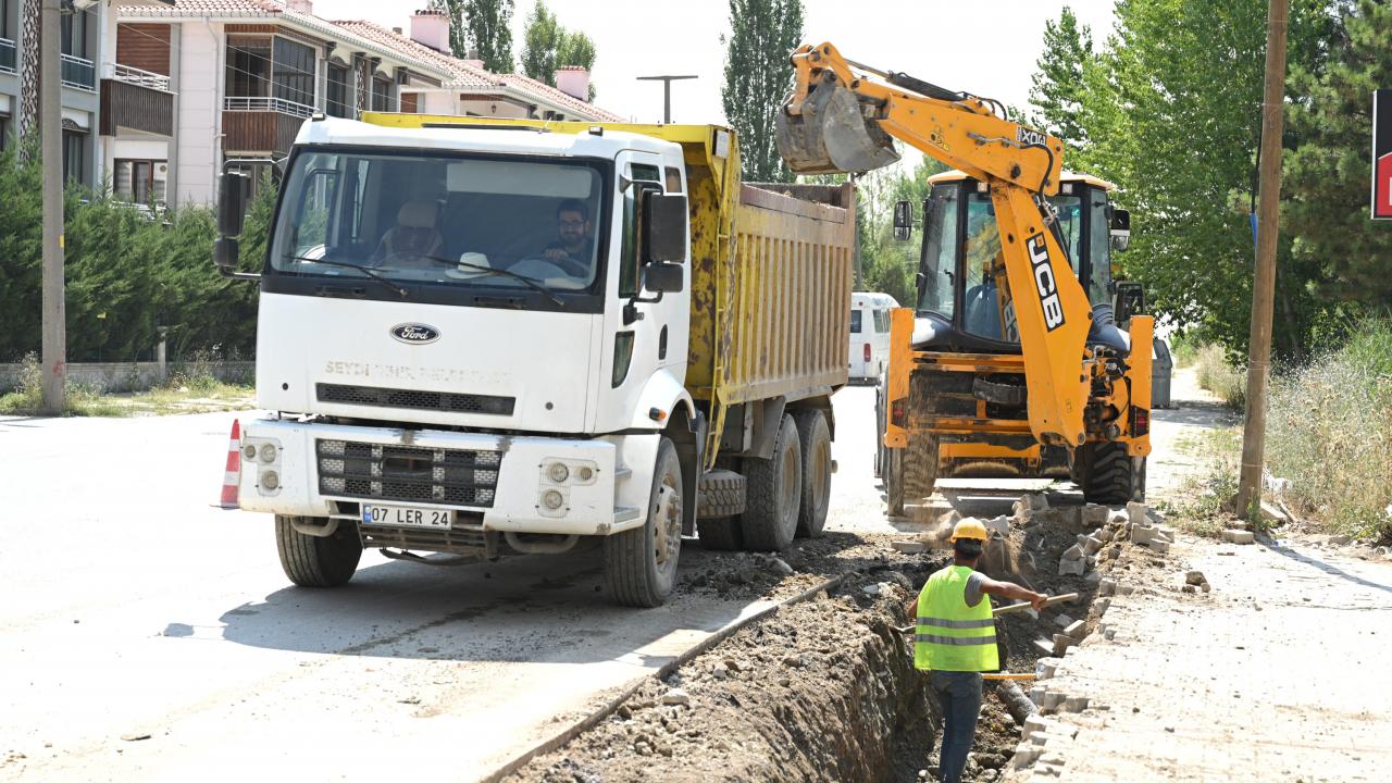 Konya Büyükşehir Akşehir’de 129 kilometrelik su altyapı yatırımı yapıyor