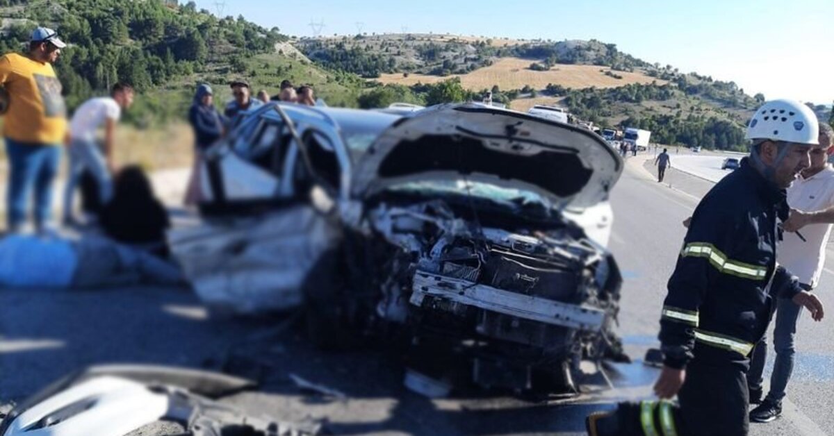 Kütahya'da iki otomobil çarpıştı: 5 yaralı – Güncel haberler
