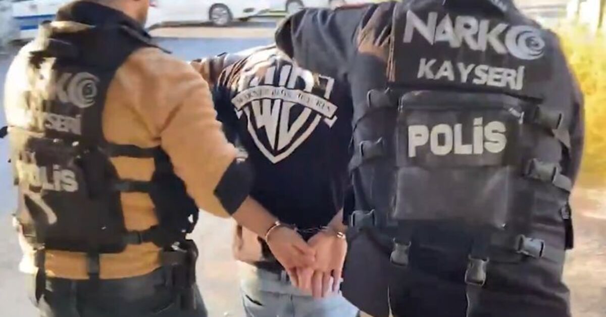 Midesinde taşıdığı 1 kilo uyuşturucuyla yakalandı – Güncel haberler