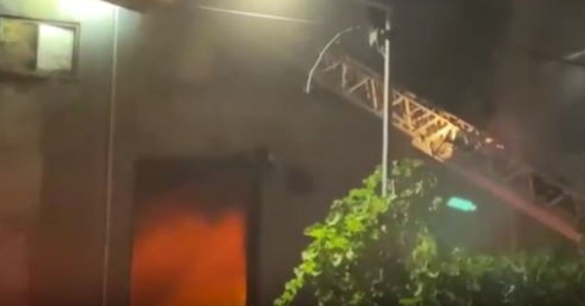 Son dakika: Bağcılar'da fabrika yangını | Son dakika haberleri