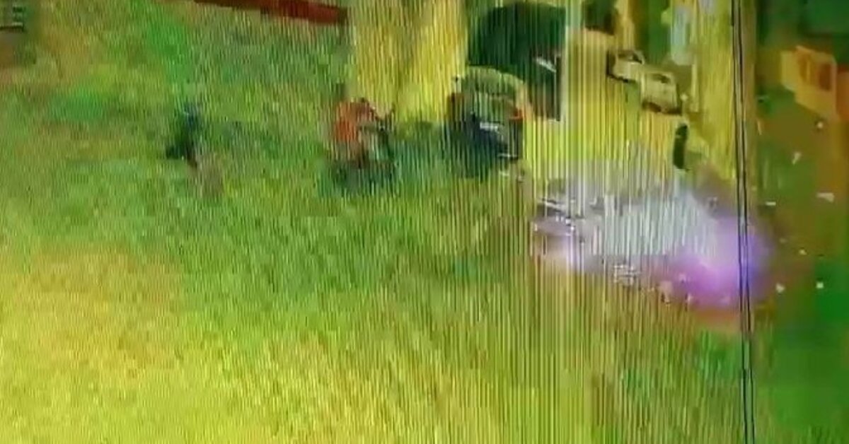 Adana'da EYP'li ve tabancalı saldırı kamerada: 1 ağır yaralı | Son dakika haberleri