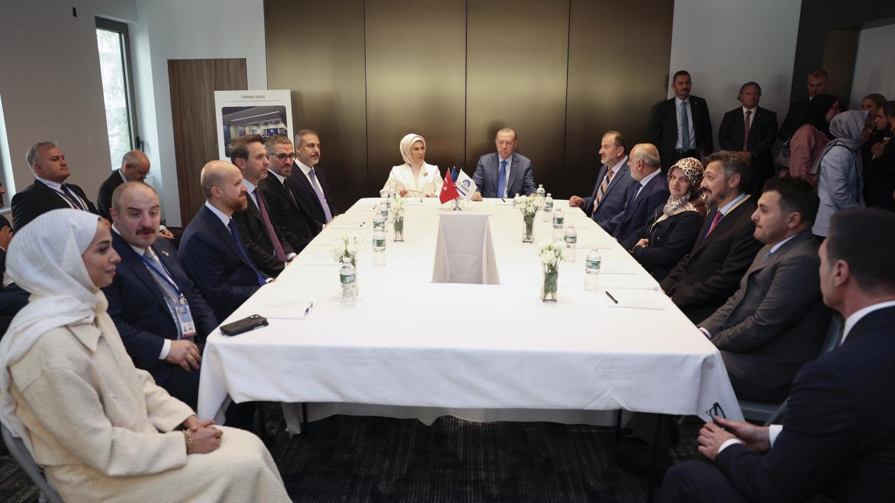 Cumhurbaşkanı Erdoğan, New York’ta Türken’i ziyaret etti!