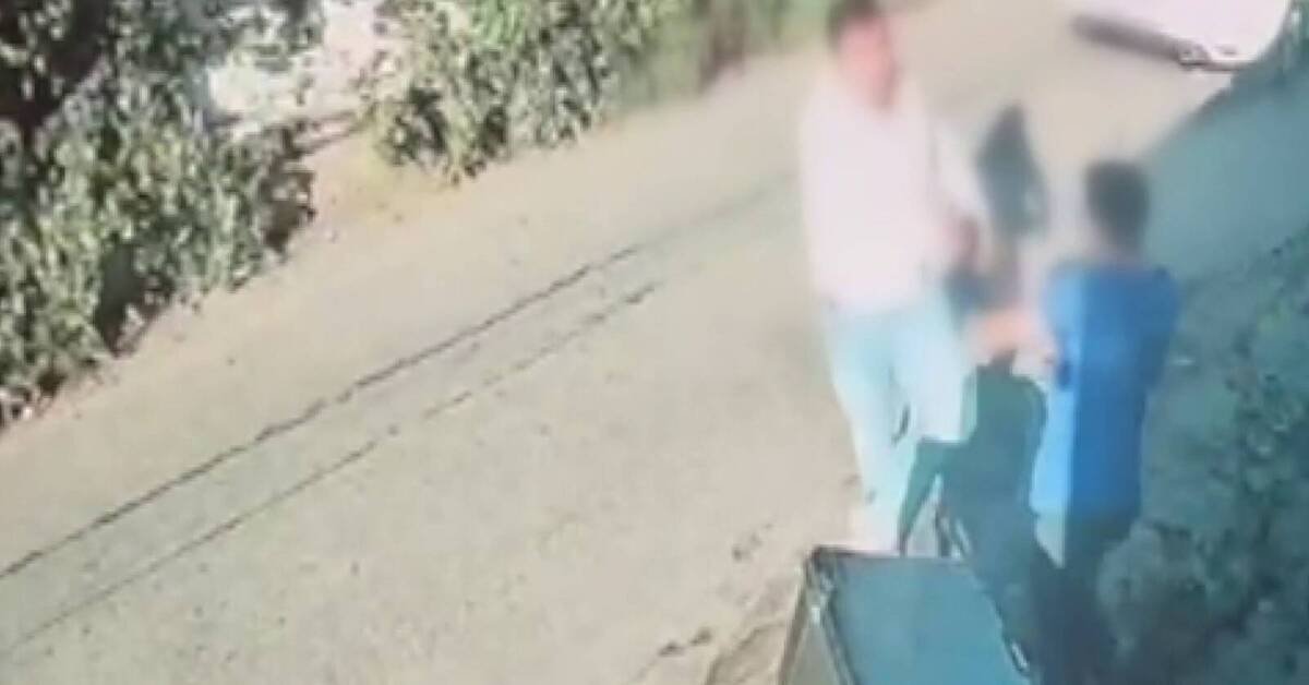 Kocaeli'de motosiklet sürücüsü ile yayanın kavgası güvenlik kamerasında – Güncel haberler