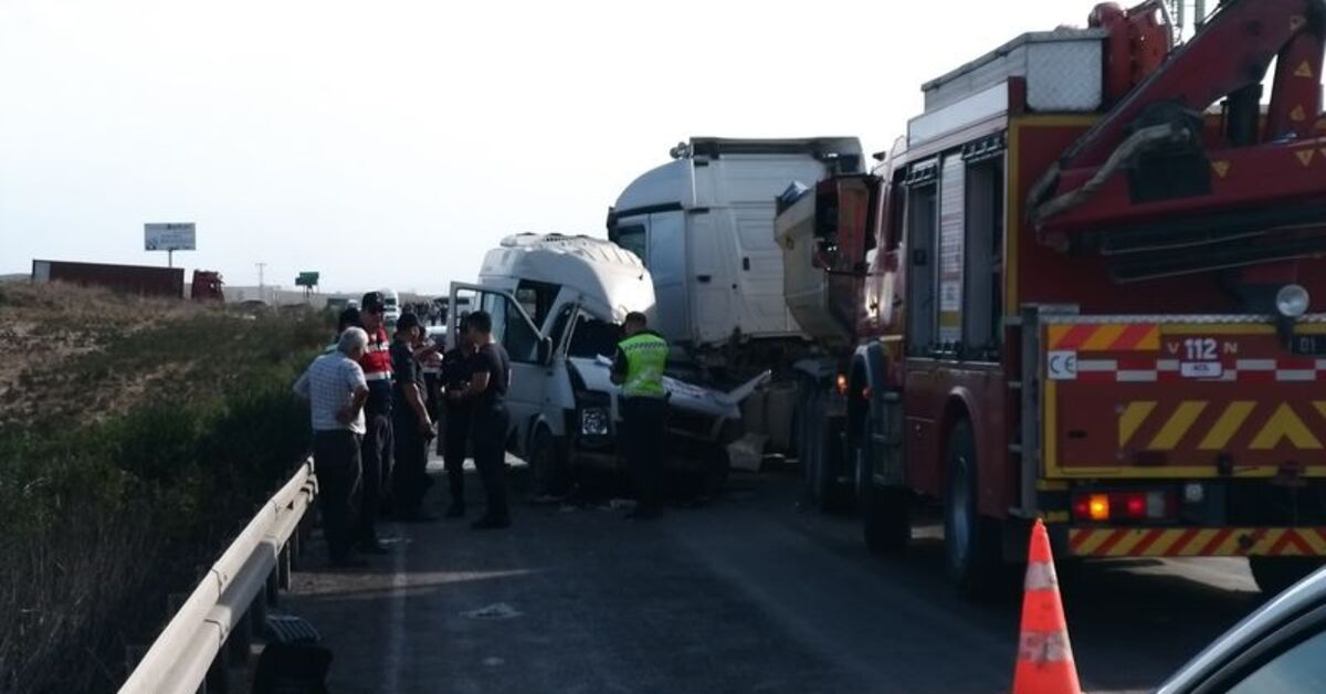 SON DAKİKA HABERİ: TIR ve servis minibüsü çarpıştı! Ölenler var – Adana haberleri | Son dakika haberleri