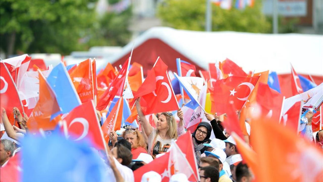 AK Parti vatandaşla buluştu! 5 kritik tespit! Sorunlar tek tek not ediliyor