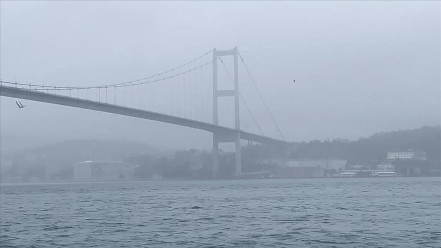İstanbul Boğazı’nda gemi trafiği askıya alındı