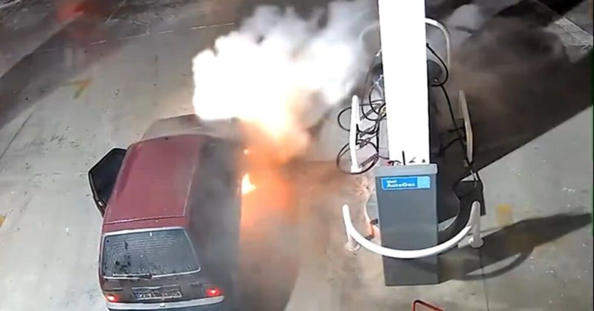 Otomobil akaryakıt istasyonunda alev aldı; o anlar kamerada – Güncel haberler