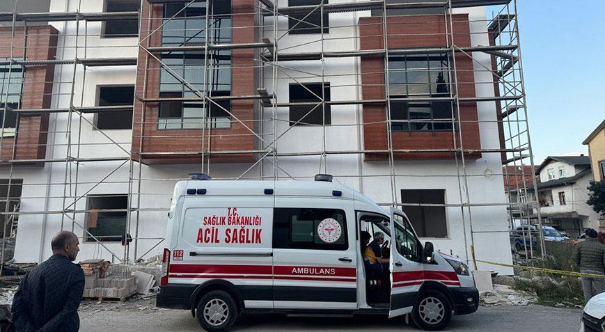 Sakarya’da feci olay! Üzerlerine asansör düşen iki işçi öldü