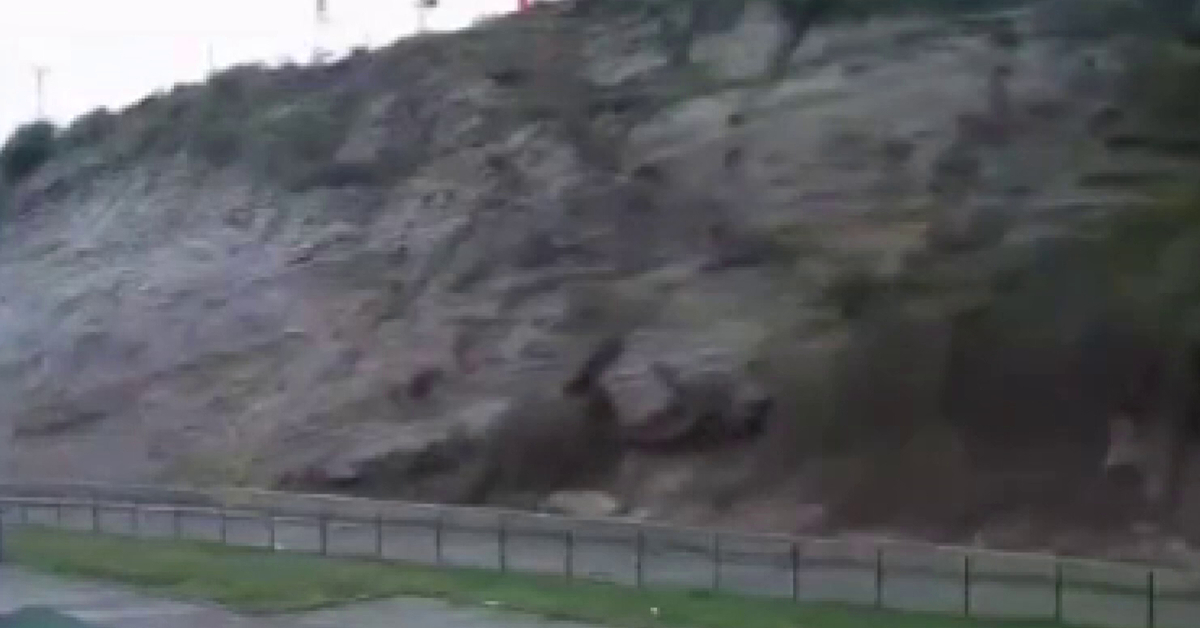 Zonguldak'ta heyelan anı güvenlik kamerasında – Güncel haberler