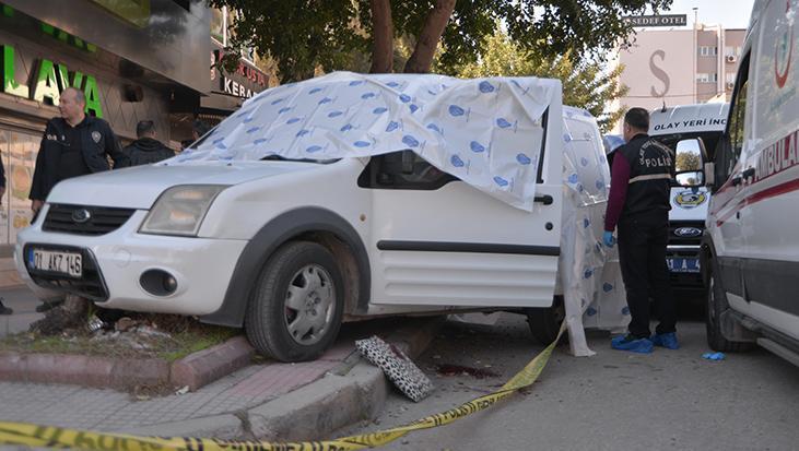 Adana’da dehşet! Nişanlanan eski sevgilisini ensesinden vurdu, intihar etti