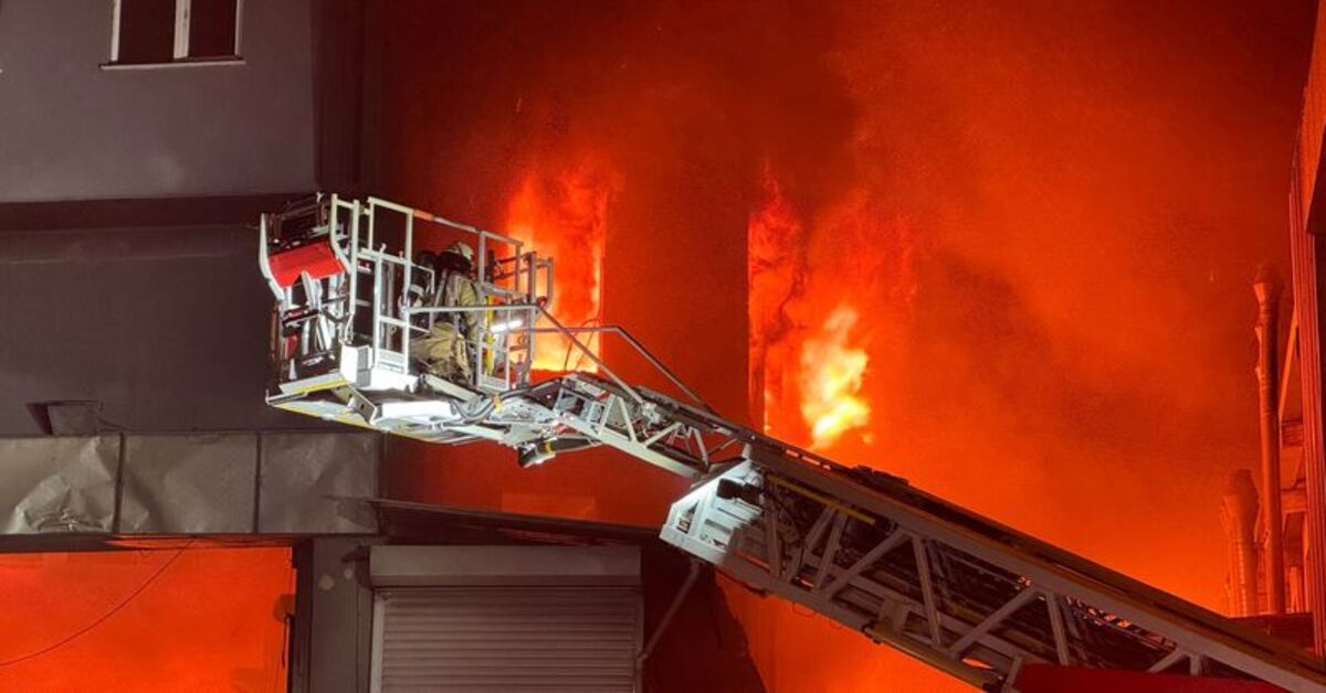 Beylikdüzü'nde fabrika yangını | Son dakika haberleri