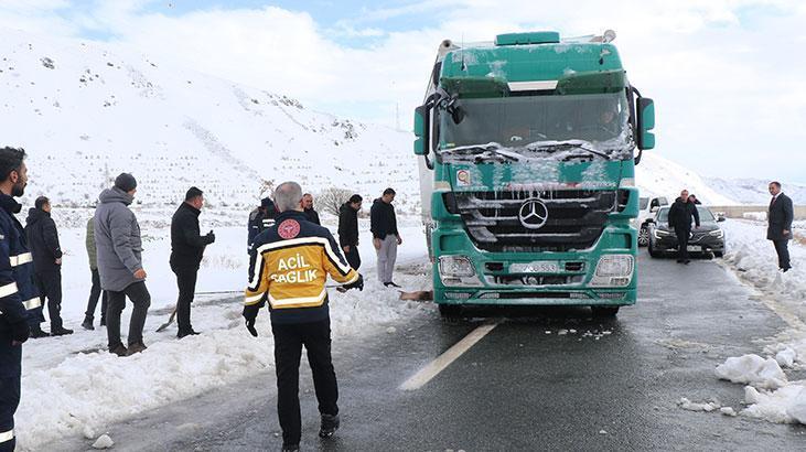 Erzincan’da kapanan şehirlerarası yollar ulaşıma açıldı