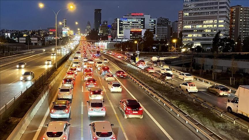 Haftanın son iş gününde İstanbul’da trafik yoğunluğu