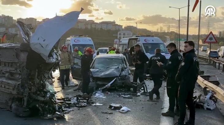İstanbul’da feci kaza! 4 araç birbirine girdi: 2 kişi öldü 4 kişi de yaralandı
