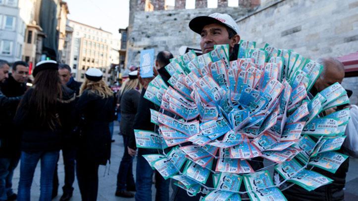 SON DAKİKA: 2025 Milli Piyango Yılbaşı büyük ikramiye tutarı açıklandı! Tam, Yarım, Çeyrek bilet fiyatları…