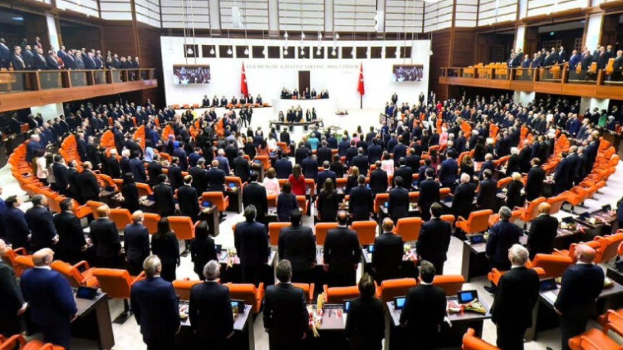 Son dakika: AK Parti’den ‘casusluk’ düzenlemesi iddialarına cevap!