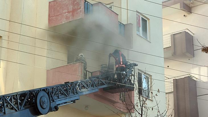3 yaşındaki çocuk çakmakla oynarken evi yaktı