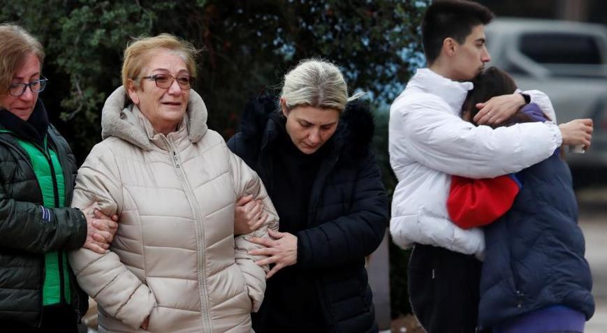 Antalya’da çaresiz bekleyiş! Otomobil mıknatısla aranıyor