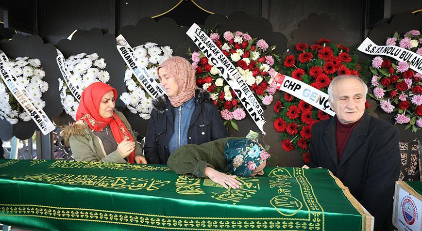 Artvin’deki heyelanda toprak altında ölen 4 arkadaş Giresun’da toprağa verildi